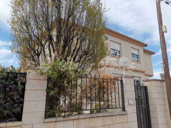 Imagen 1 de Casa-Chalet en Venta en Loma Bada Alicante