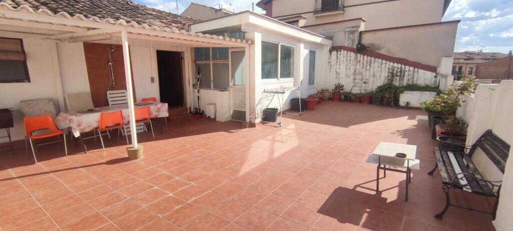 Imagen 1 de CASA EN SANTPEDOR CON PRECIOSA TERRAZA CON PORCHE Y PATIO INTERIOR.