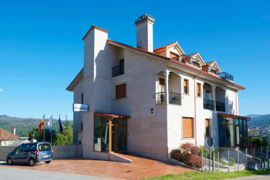 Imagen 1 de Casa-Chalet en Venta en Mondariz Pontevedra