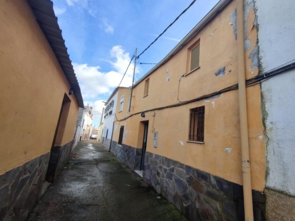 Imagen 1 de CASA PARA REFORMAR EN STA. CRUZ DE LA ZARZA