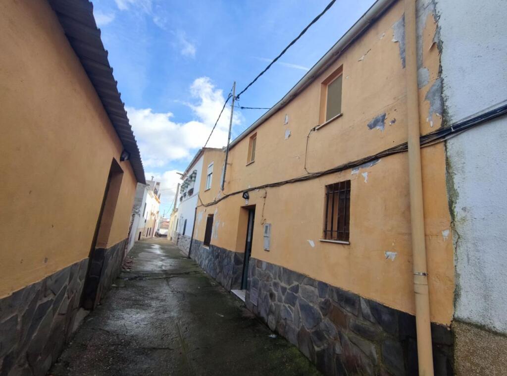 Imagen 1 de CASA PARA REFORMAR EN STA. CRUZ DE LA ZARZA