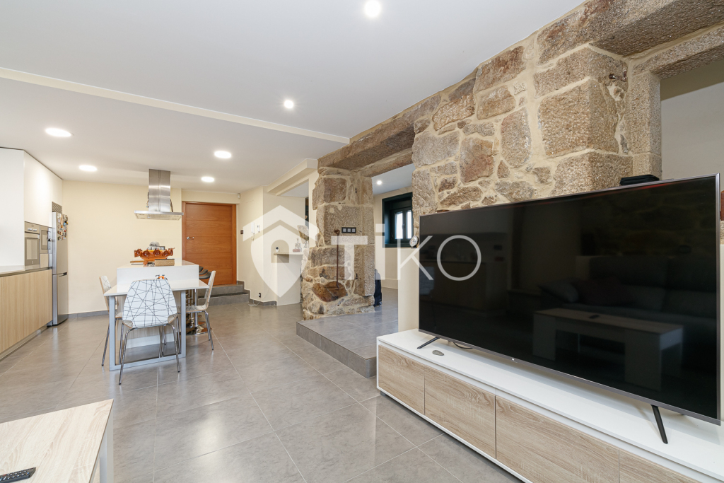 Imagen 2 de Casa en venta de 243 m² Rúa Cernadela