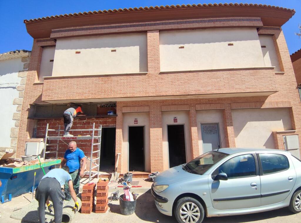 Imagen 1 de LOCAL EN BRUTO EN EDIFICIO COMERCIAL EN MIGUEL ESTEBAN