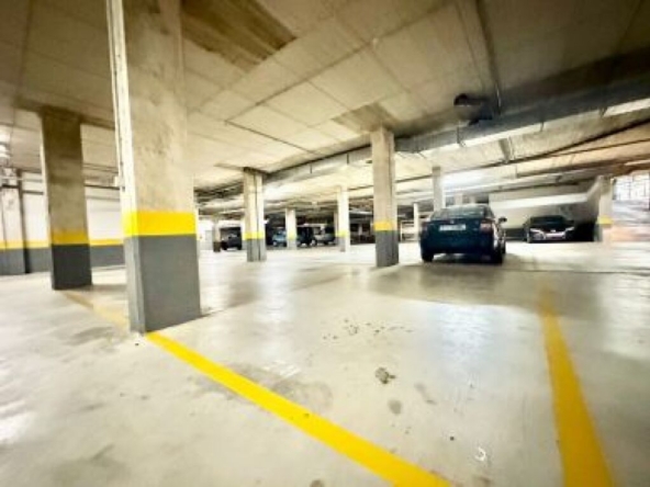 Imagen 2 de Parking coche en Venta en Vitoria ZABALGANA Álava