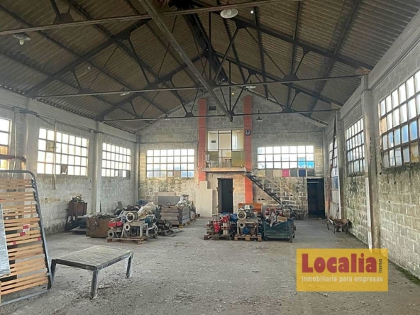 Imagen 1 de Nave industrial en el casco urbano de Torrelavega