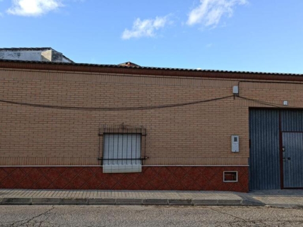 Imagen 1 de CASA A LA VENTA ¡¡OKUPADA!!