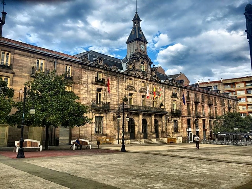 Imagen 1 de Restaurante de éxito en Torrelavega