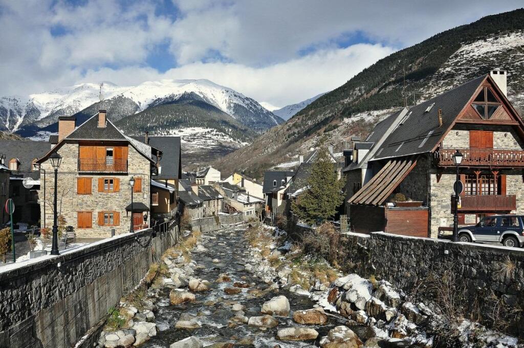 Imagen 3 de HOTEL DE LUJO EN EL PIRINEO DE LLEIDA