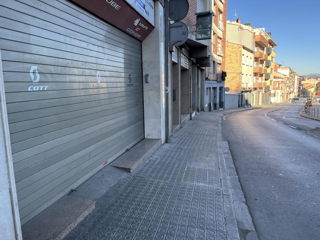 Imagen 3 de Local comercial en Venta en Manresa Barcelona