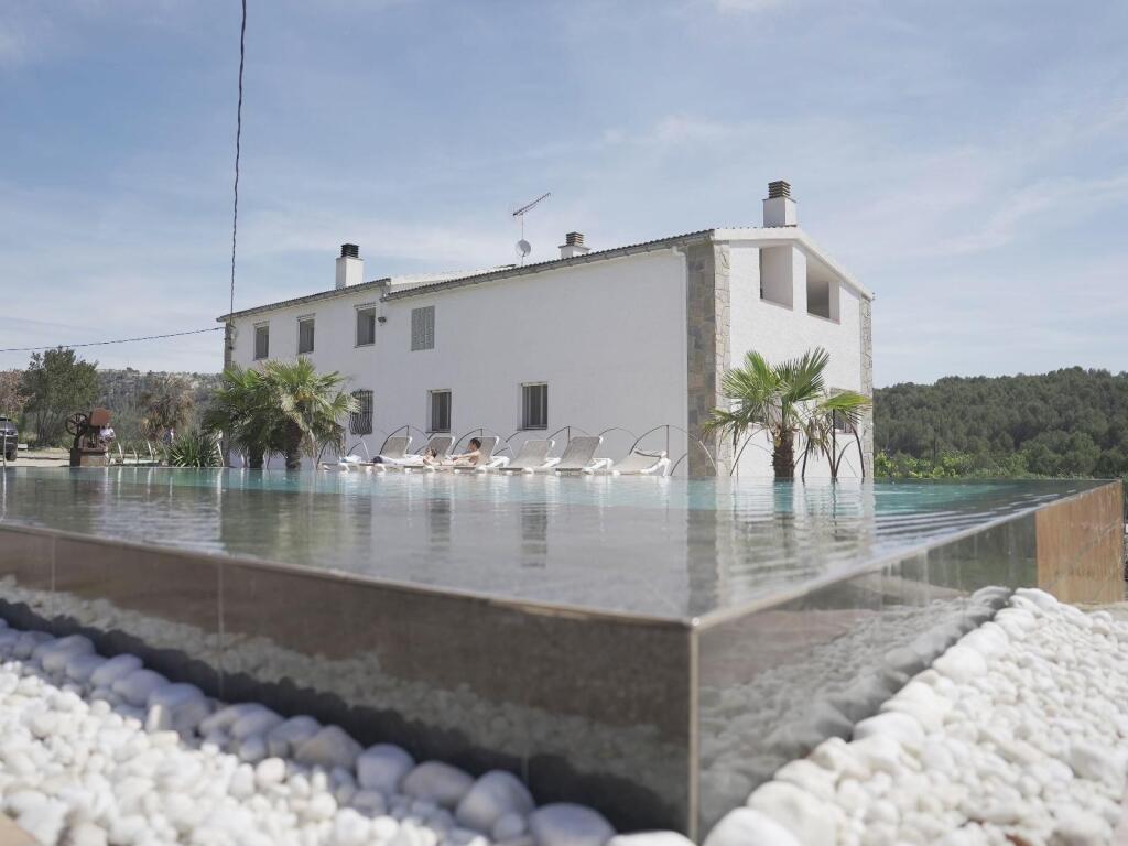 Imagen 3 de DISFUTA DE LA NATURALEZA CON ESTA HABITACIÓN DE ALQUILER Y ESTE COMPLEJO DE LUJO EN MANRESA