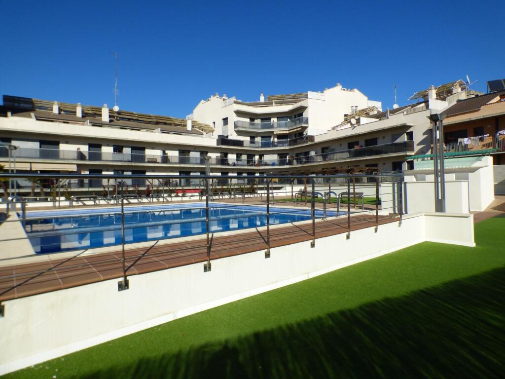 Imagen 1 de PLANTA BAJA CON TERRAZA PROPIA Y PISCINA EN VENTA EN MANRESA