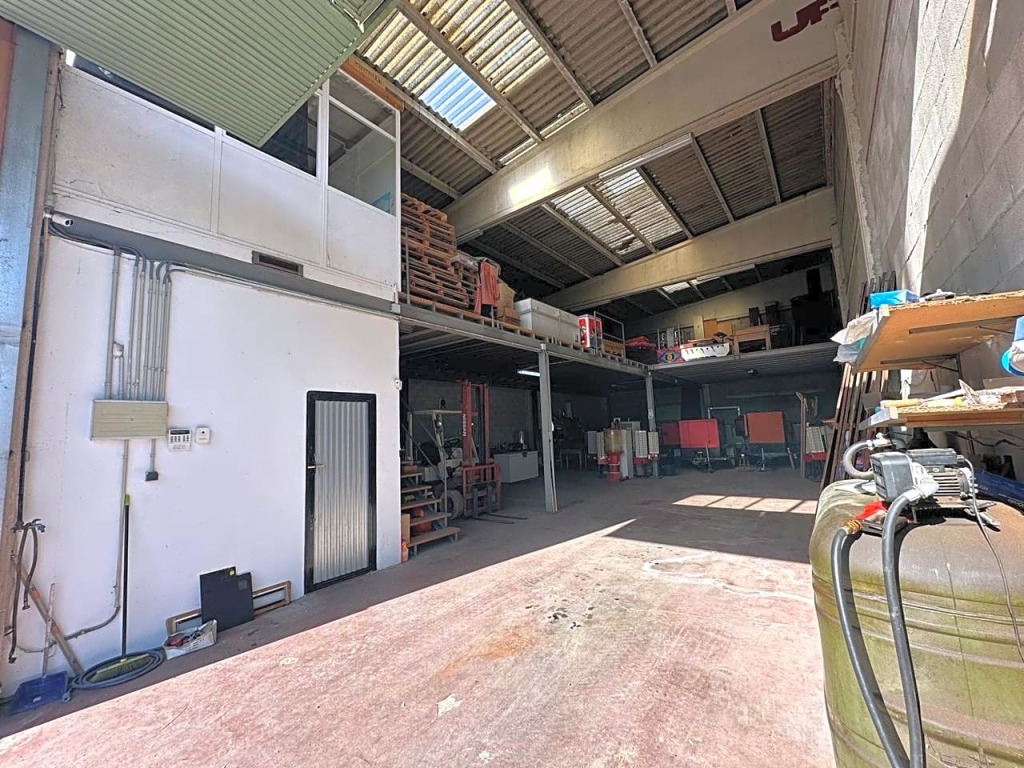 Imagen 1 de Nave Industrial en venta en Campoo de Enmedio