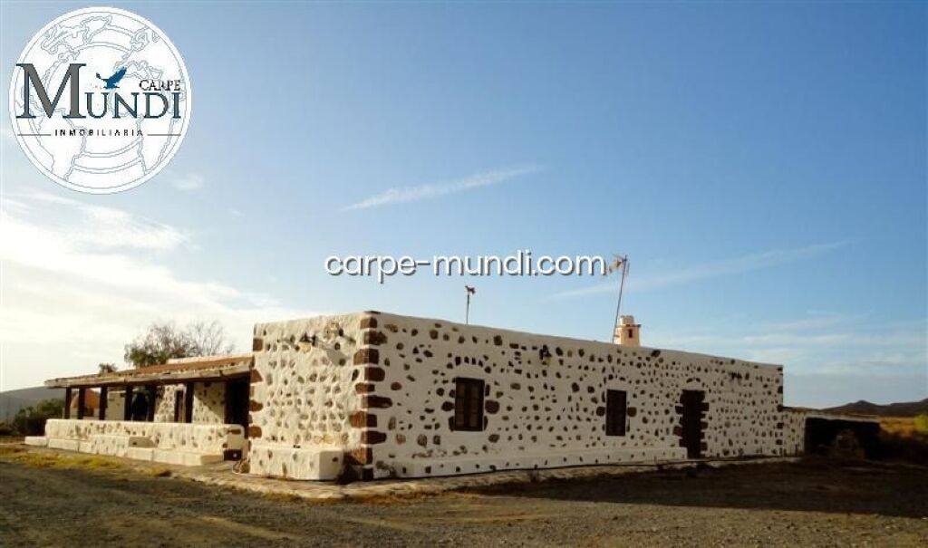 Imagen 1 de Carpe Mundi Inmobiliaria - Una Joya en Fuerteventura: Casa de Campo en La Matilla