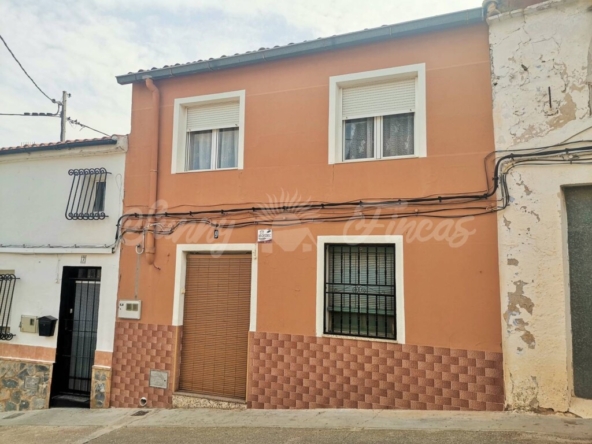 Imagen 1 de Adosada en Venta en Caudete Albacete