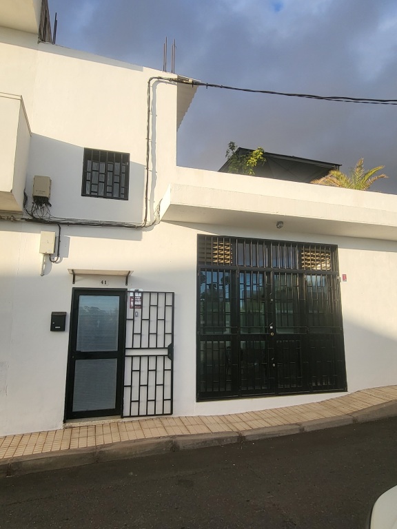 Imagen 2 de Adosada en Venta en Menores