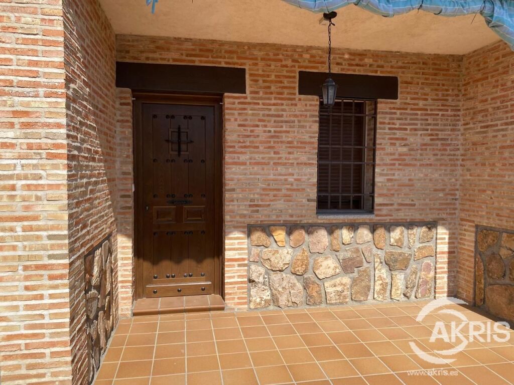 Imagen 2 de CHALET EN VENTA EN CUERVA