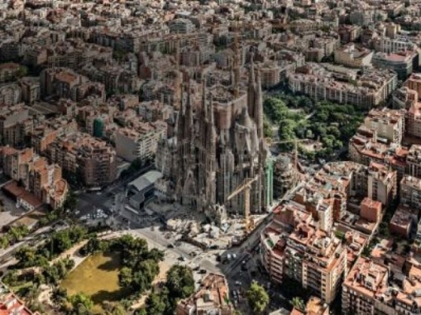 Imagen 1 de Edificio Viviendas en Venta en Barcelona Barcelona SAGRADA FAMILIA