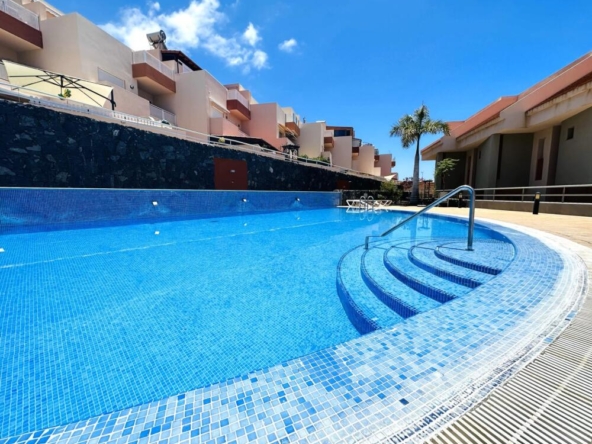 Imagen 1 de Magnífico Chalet en venta ¡Descubre tu nuevo hogar en el corazón de Puerto Santiago!