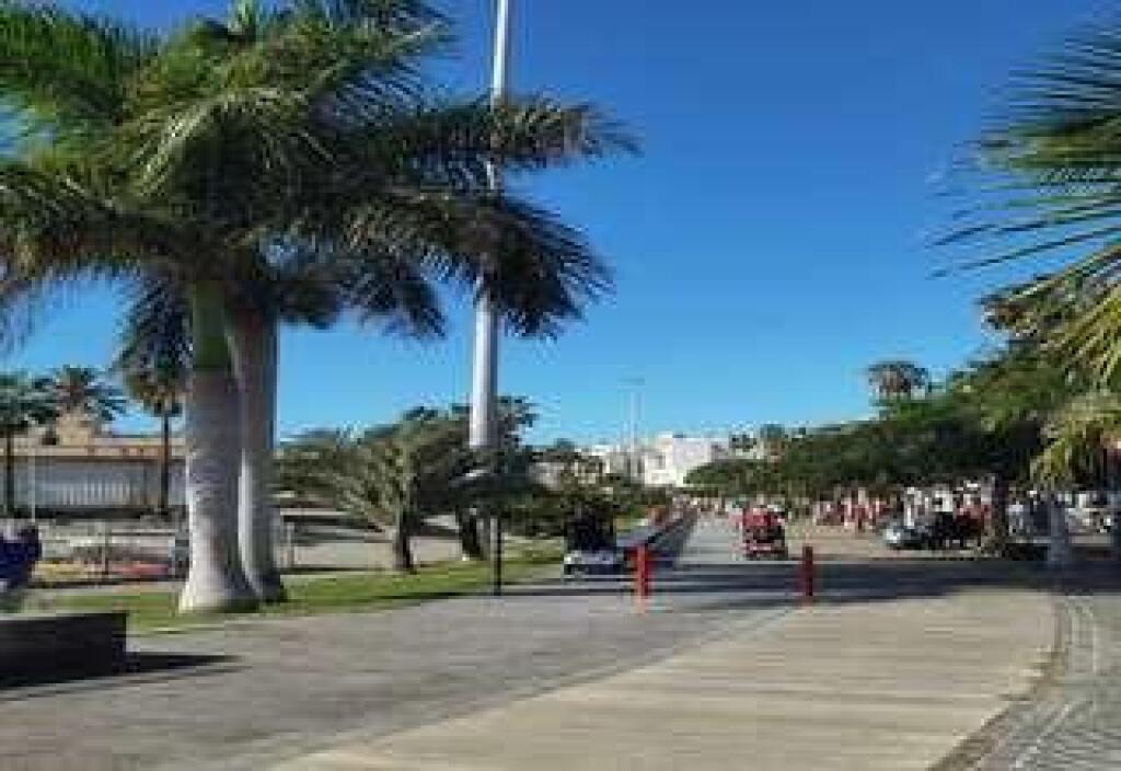 Imagen 1 de TRASPASO DE RESTAURANTE EN PRIMERA LINEA LOS CRISTIANOS