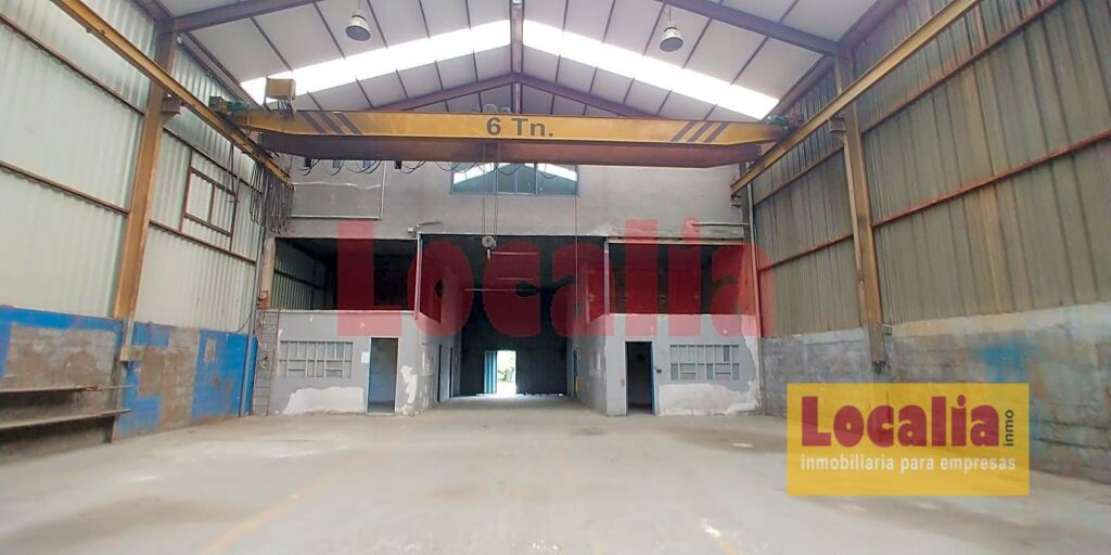 Imagen 1 de Nave industrial de 800m² con amplia campa Camargo