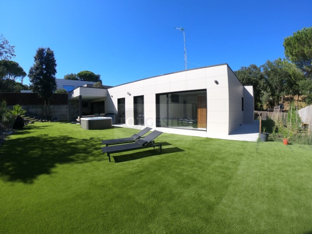 Imagen 1 de Casa-Chalet en Venta en Calonge Girona