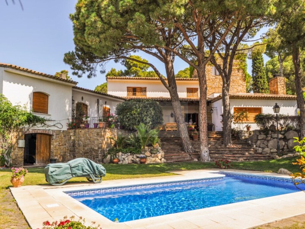 Imagen 2 de Casa de campo-Masía en Venta en Calonge Girona