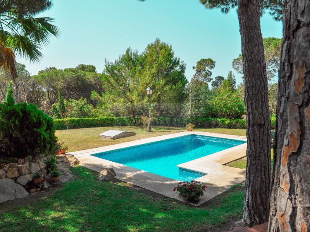 Imagen 1 de Casa de campo-Masía en Venta en Calonge Girona