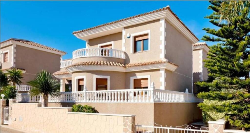 Imagen 1 de Casa-Chalet en Venta en Torrevieja Alicante