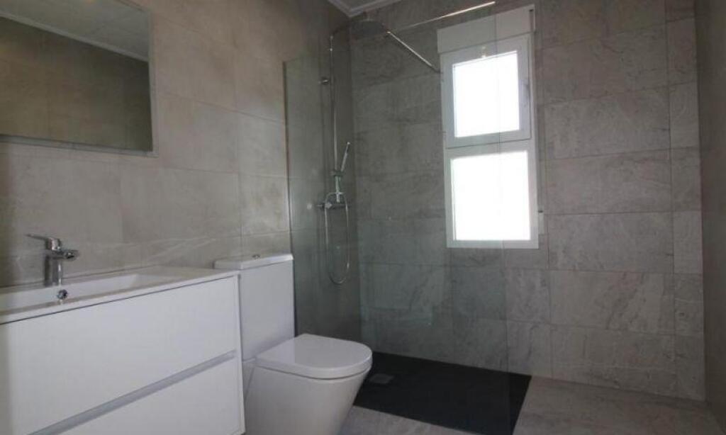 Imagen 4 de Casa-Chalet en Venta en Pinoso Alicante