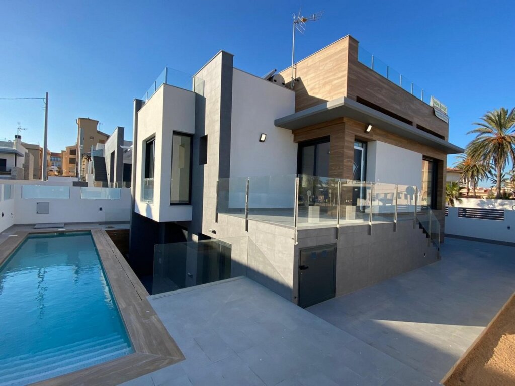 Imagen 1 de Casa-Chalet en Venta en Torrevieja Alicante