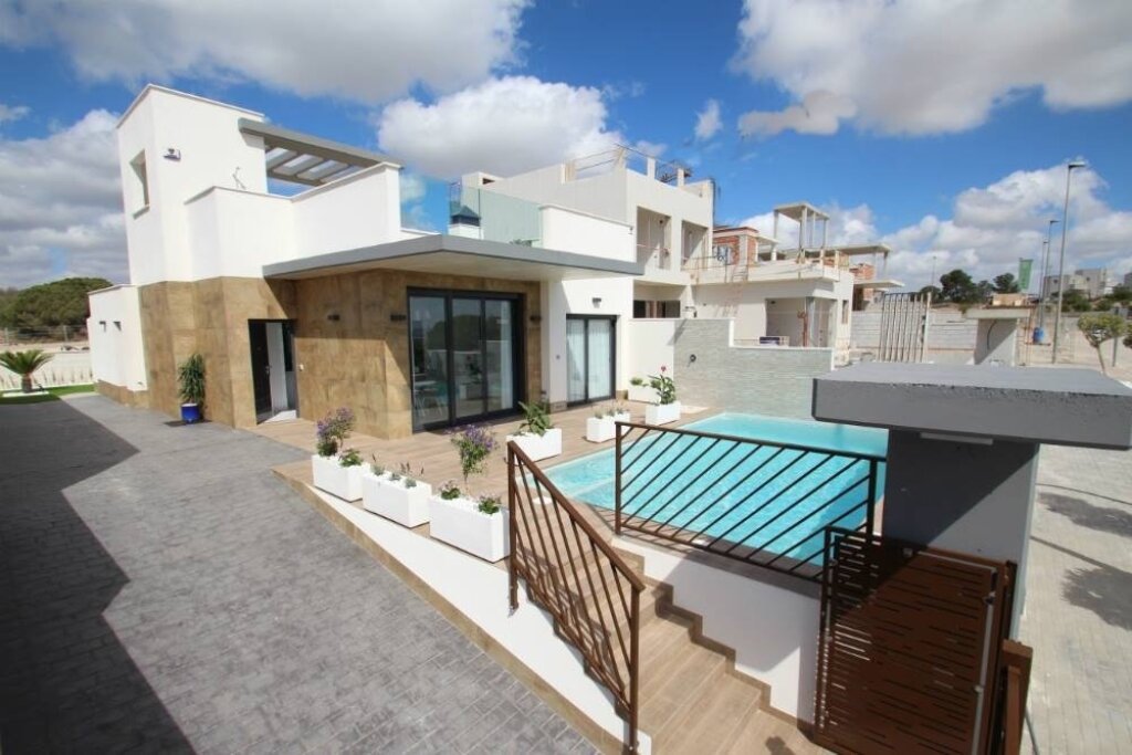 Imagen 2 de Casa-Chalet en Venta en San Miguel De Salinas Alicante