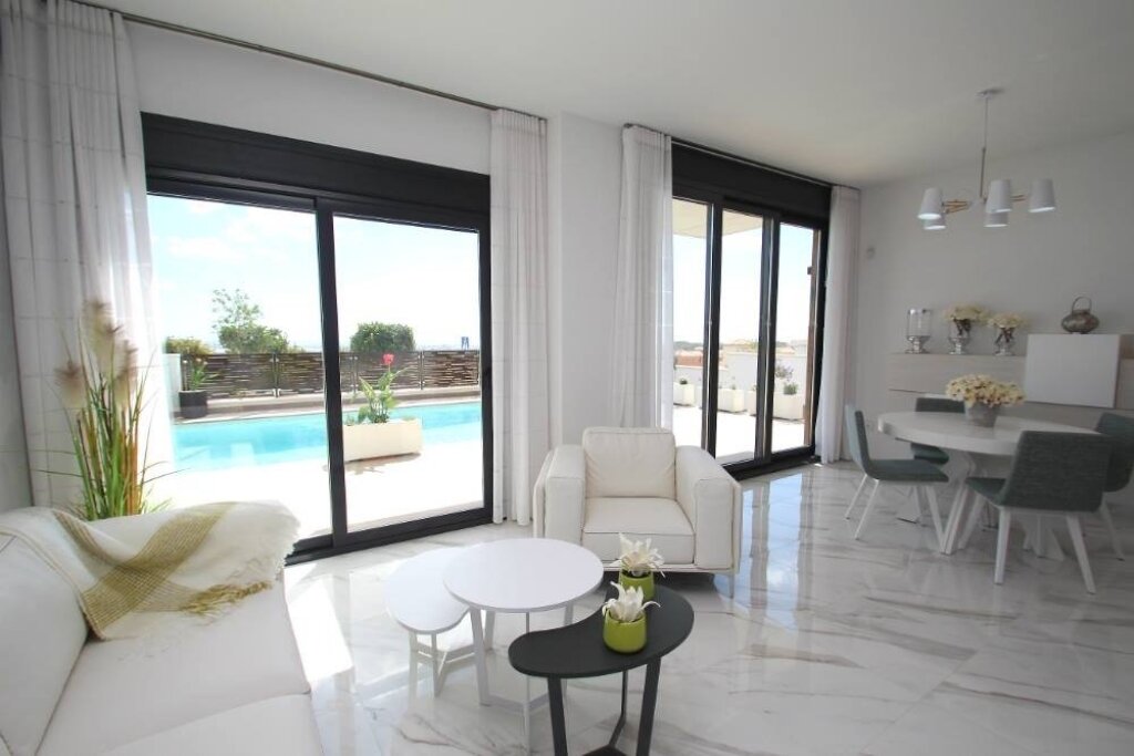 Imagen 4 de Casa-Chalet en Venta en San Miguel De Salinas Alicante