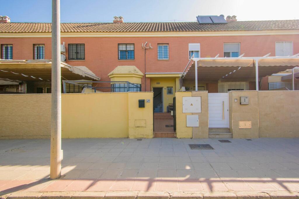 Imagen 2 de Precioso adosado en venta en Coria del Río