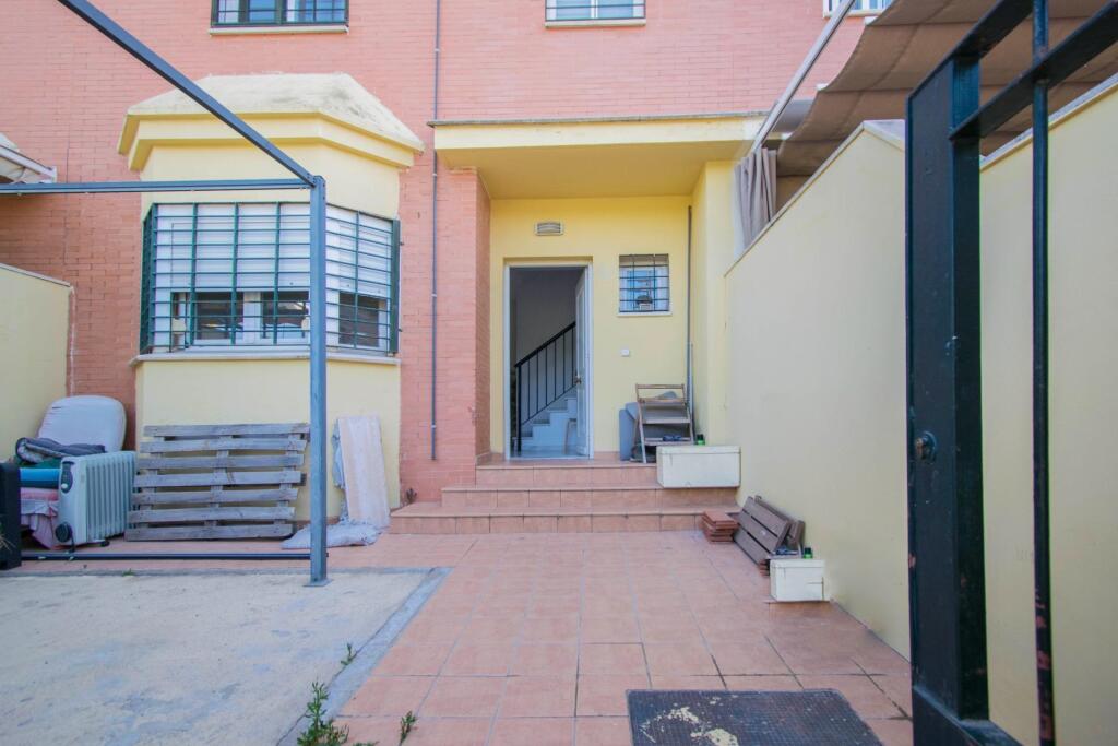 Imagen 3 de Precioso adosado en venta en Coria del Río