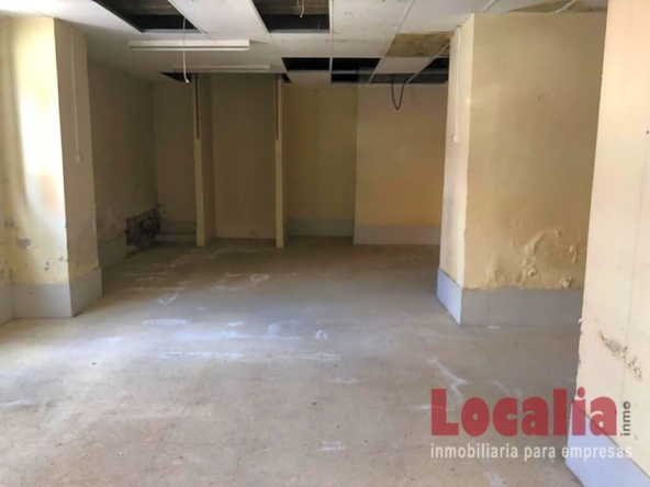 Imagen 1 de Amplio local comercial en Torrelavega