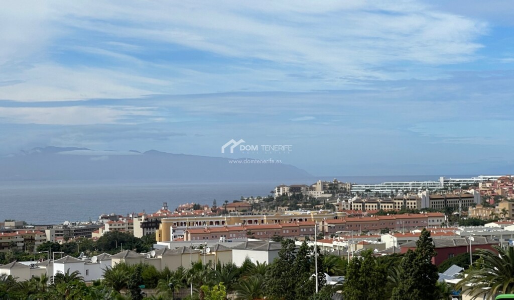 Imagen 2 de Casa de pueblo en Venta en Adeje Santa Cruz de Tenerife