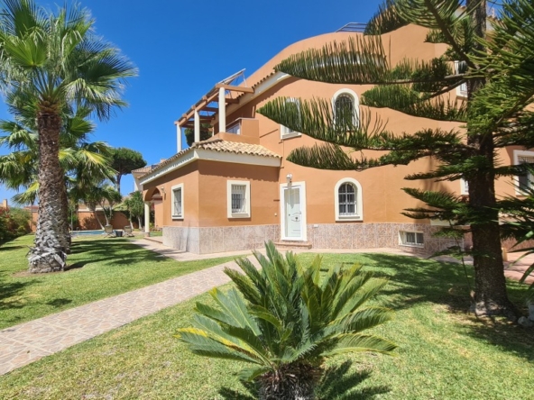 Imagen 1 de Casa-Chalet en Venta en Santi Petri Cádiz