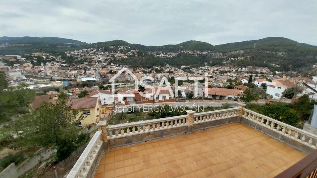 Imagen 2 de Casa unifamiliar con terreno muy próxima al pueblo