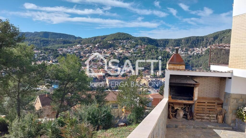 Imagen 1 de Casa unifamiliar con terreno muy próxima al pueblo