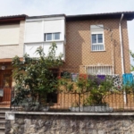 CASA CON JARDIN Y PATIO A ESCASOS MINUTOS EL CENTRO DE TORRELAVEGA por 169000€