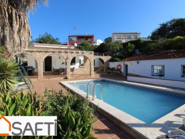 Imagen 1 de CASA DE UNA PLANTA CON PISCINA VISTAS AL MAR