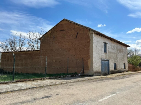 Imagen 1 de NUEVA OPORTUNIDAD. CASA DE PUEBLO PARA REFORMAR CON PATIO Y HUERTA