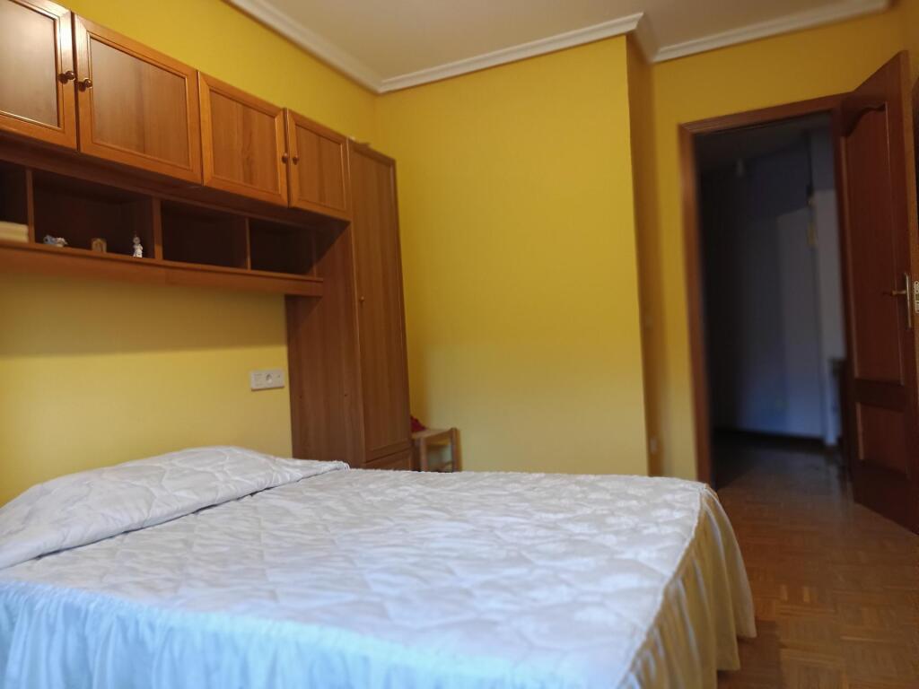 Imagen 1 de Práctico apartamento en Trobajo del Camino