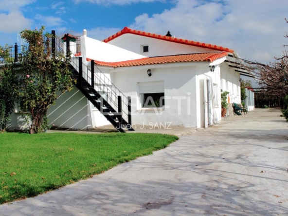 Imagen 1 de Finca con chalet independiente en venta en Fuente el Saz