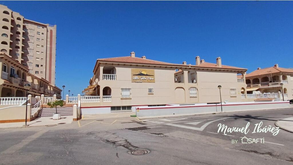 Imagen 3 de VENTA CHALET ADOSADO EN URBANIZACION VILLA GALAN MENOR EN EL KM 7 DE LA MANGA (MURCIA)