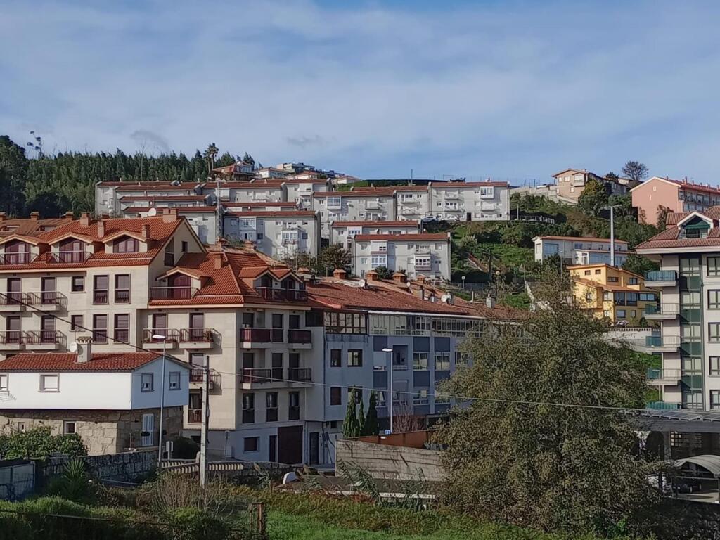 Imagen 2 de Se vende terreno con vivienda en construcción en Baiona ( Pontevedra)