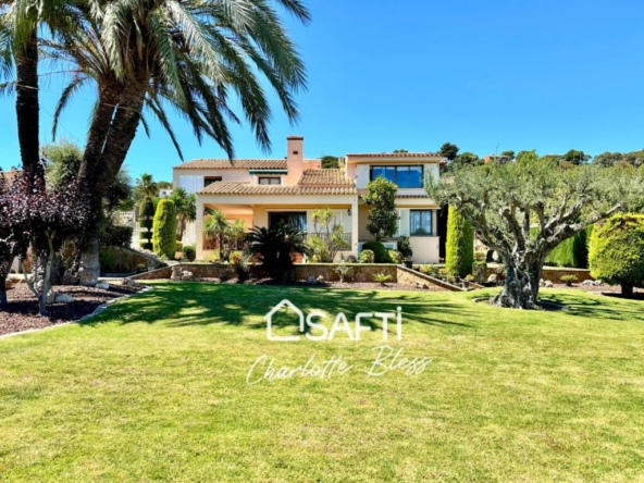 Imagen 1 de Grandiosa casa con vistas al mar y un jardín de ensueño en Coma Ruga