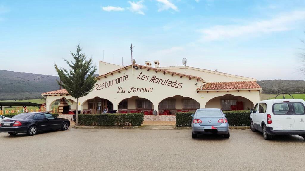 Imagen 2 de Se traspasa Restaurante en la provincia de Toledo.