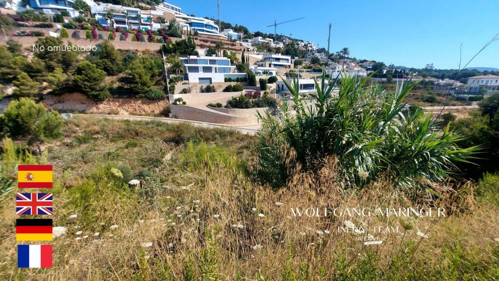 Imagen 4 de ATRACTIVO SOLAR URBANO de 1350m2 en urbanización de lujo entre Calpe y Moraira