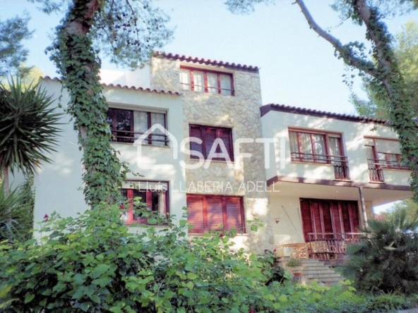 Imagen 1 de Gran Casa-Chalet con piscina grande